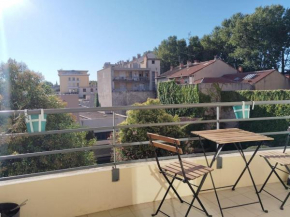 T2 fonctionnel Avignon Intramuros Parking privé